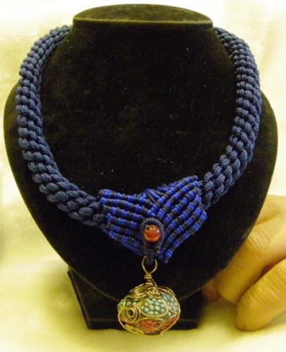 品號:0022品名: 藍紅琉璃飛碟珠瓔珞項鍊